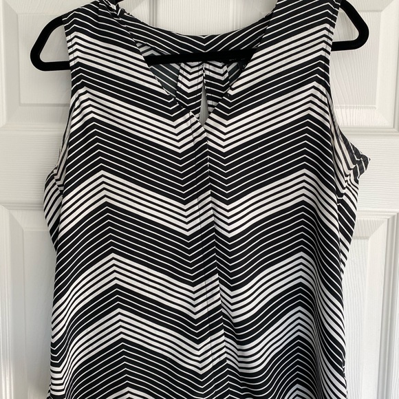 Banana Republic tank peep hole back - Picture 1 of 3